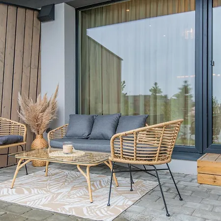 Boho Su Terasa Ir Baseinu *